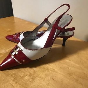Tahari pointed toe slingbacks